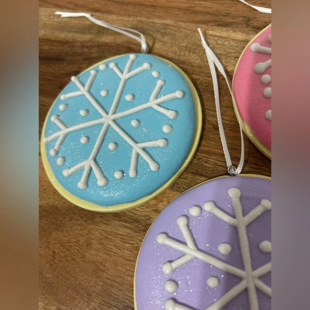 Pastel Sugar Cookie Snowflake Christmas Tree Ornaments 3.5” Set of 4 NEW